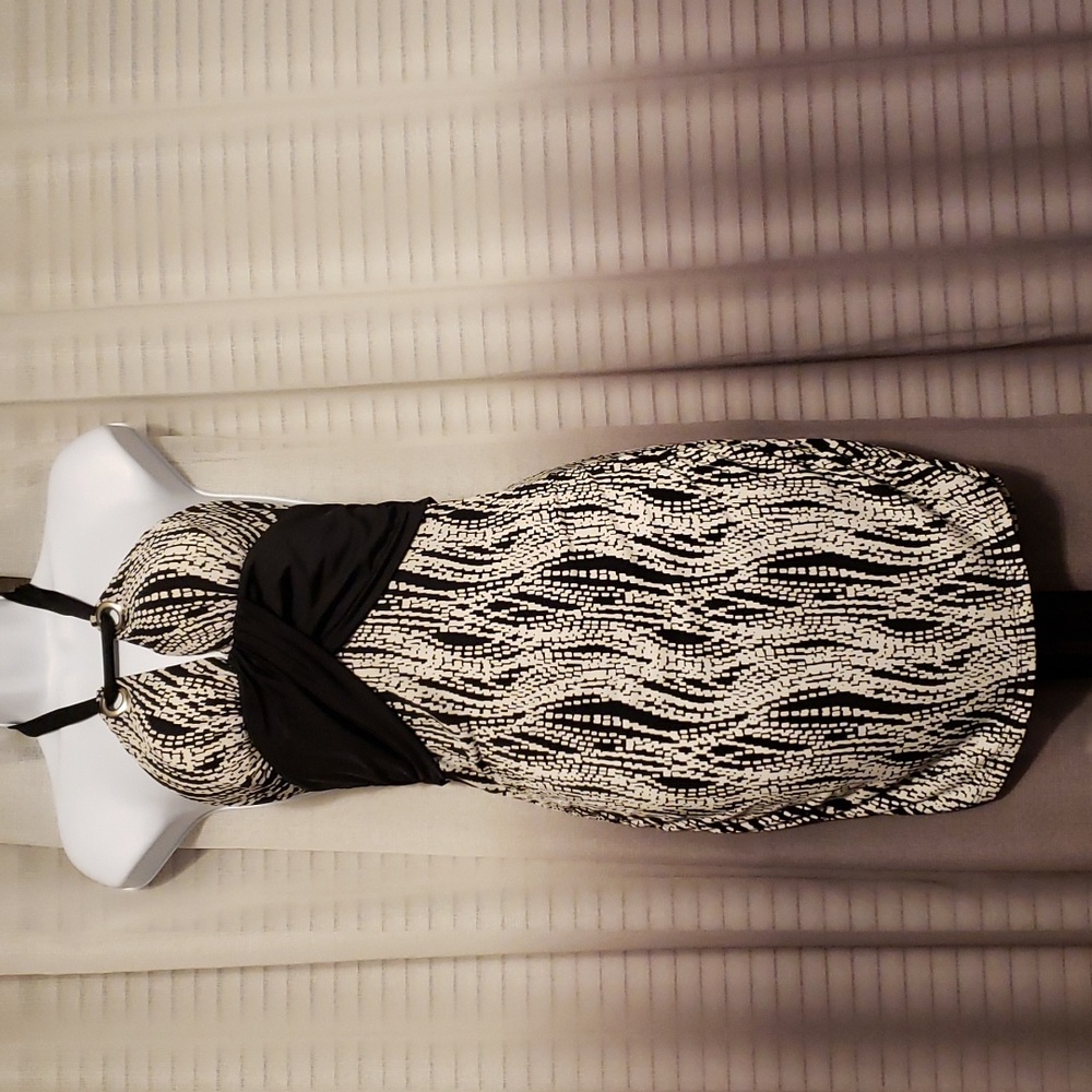 Sexy black and white halter top dress w keyhole opening in front